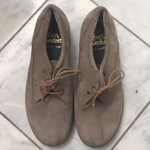 Leather sneakers